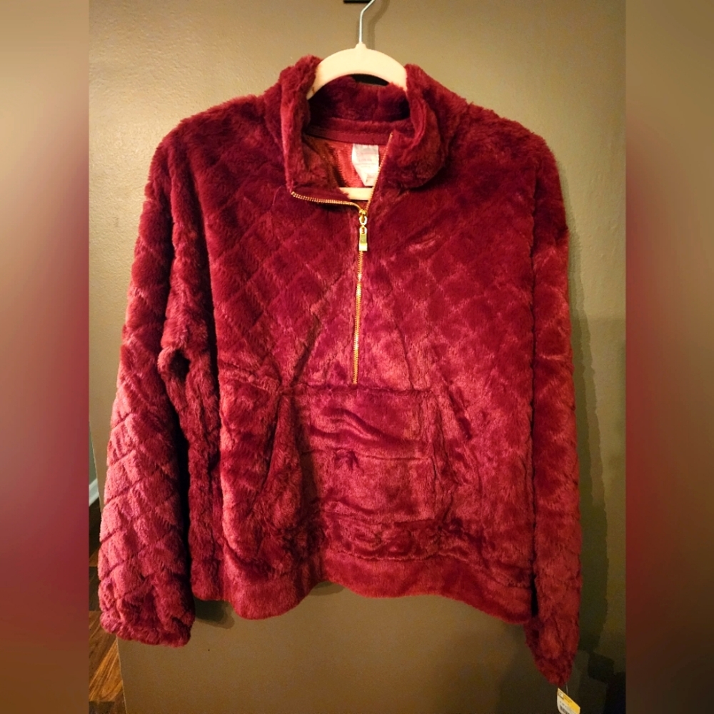 NO BOUNDARIES FAUX FUR LARGE BURGUNDY PULL OVER ZIP FRONT
